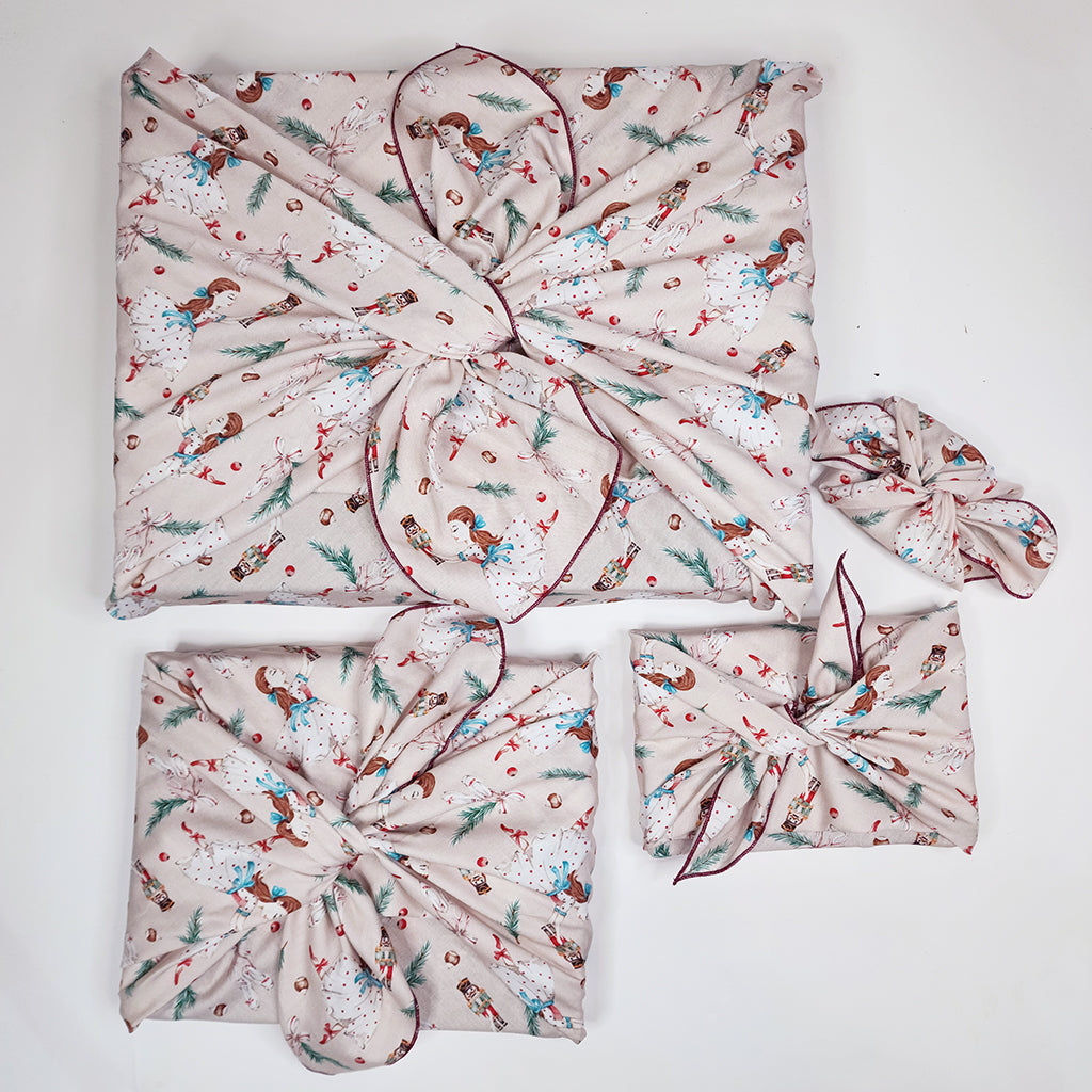 Nutcracker Clara Tanzt - Furoshiki Gift Wrap