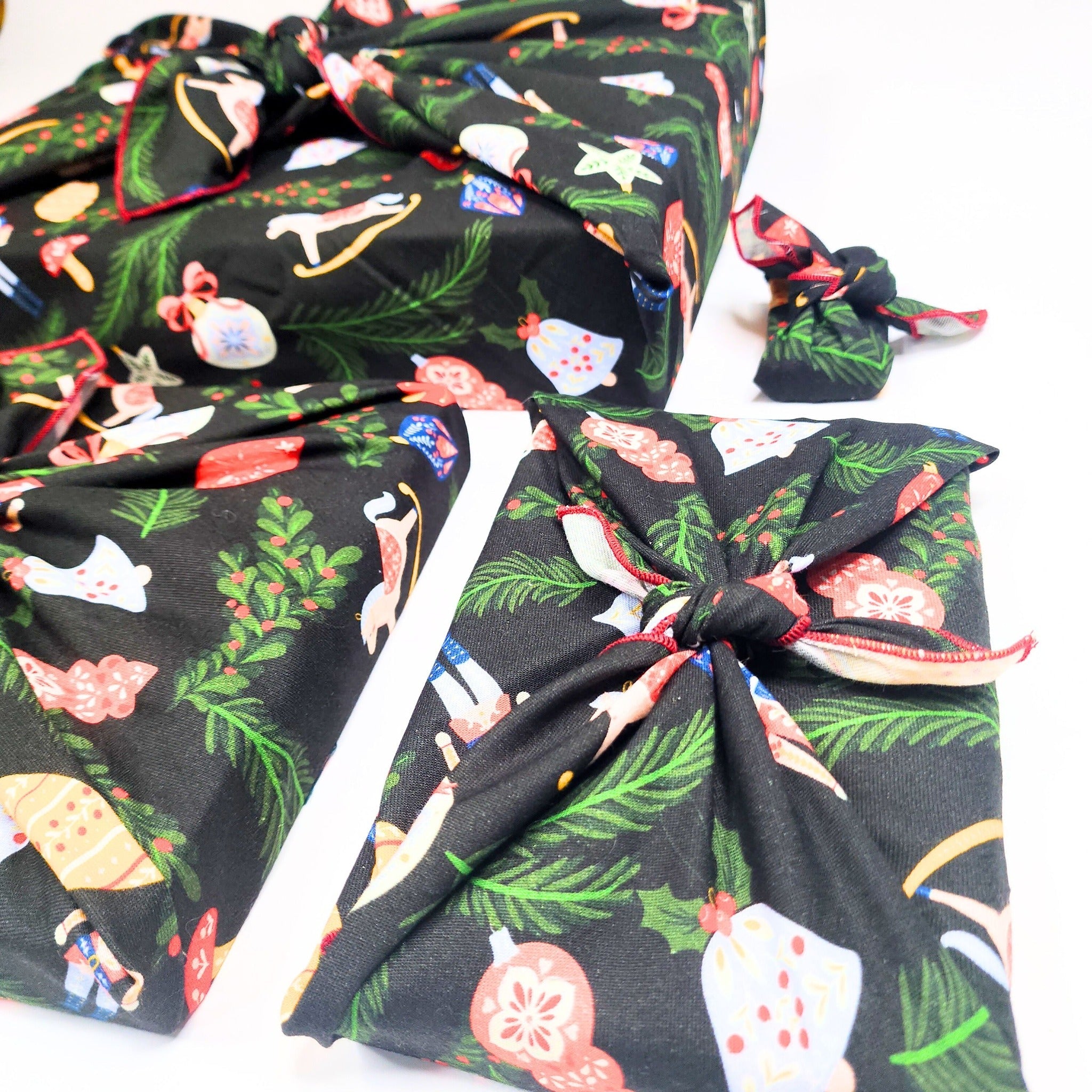 Folk Julepynt - Furoshiki Gift Wrap