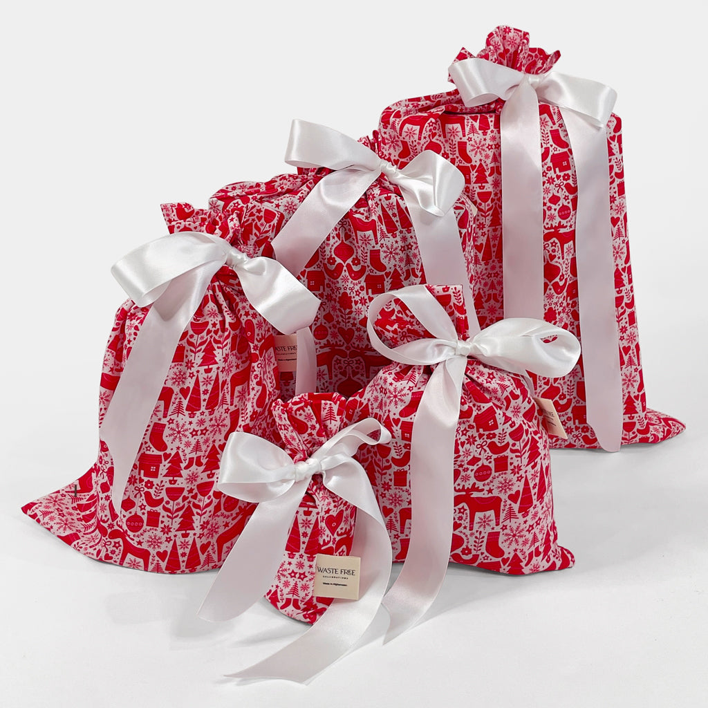 Set of 5 reusable gift bags in red and white Scandi design