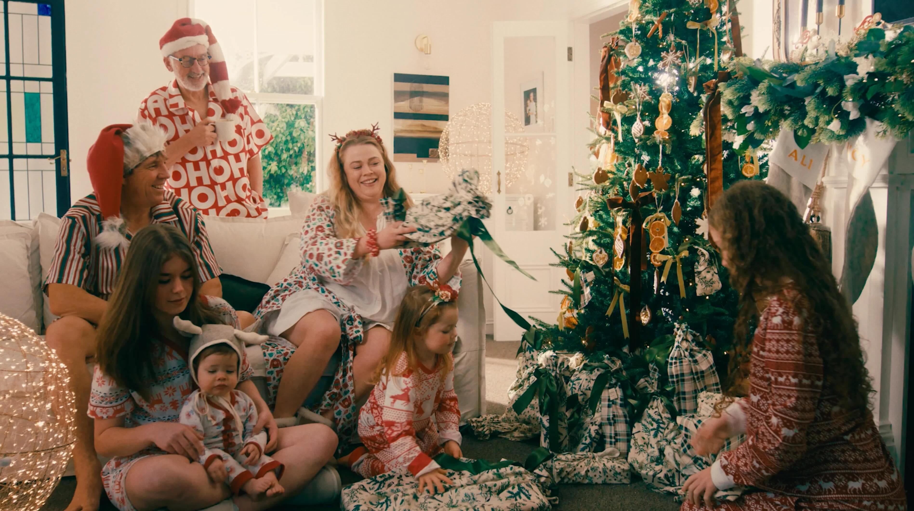 A Reusable Christmas? Give Joy, Not Waste