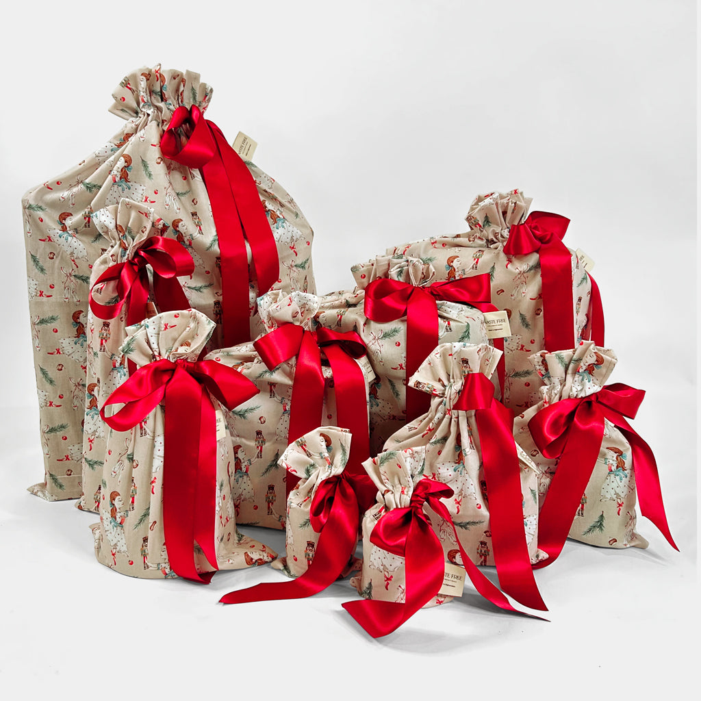 Set of 10 includes large Santa sack